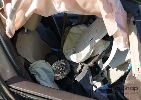 2015 Jeep Renegade Latitude z USA, uszkodzony, nr VIN ZACCJABT0FPB58428